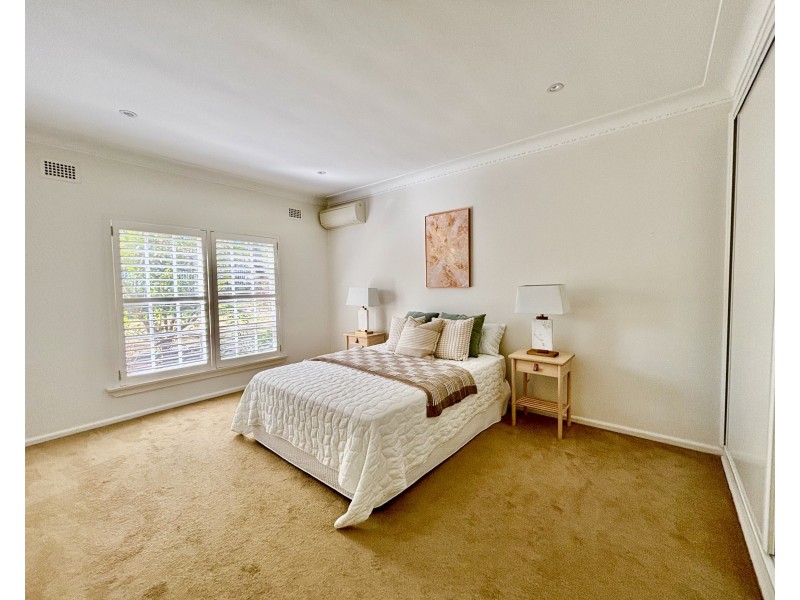 25 CARMEN STREET, St Ives NSW 2075