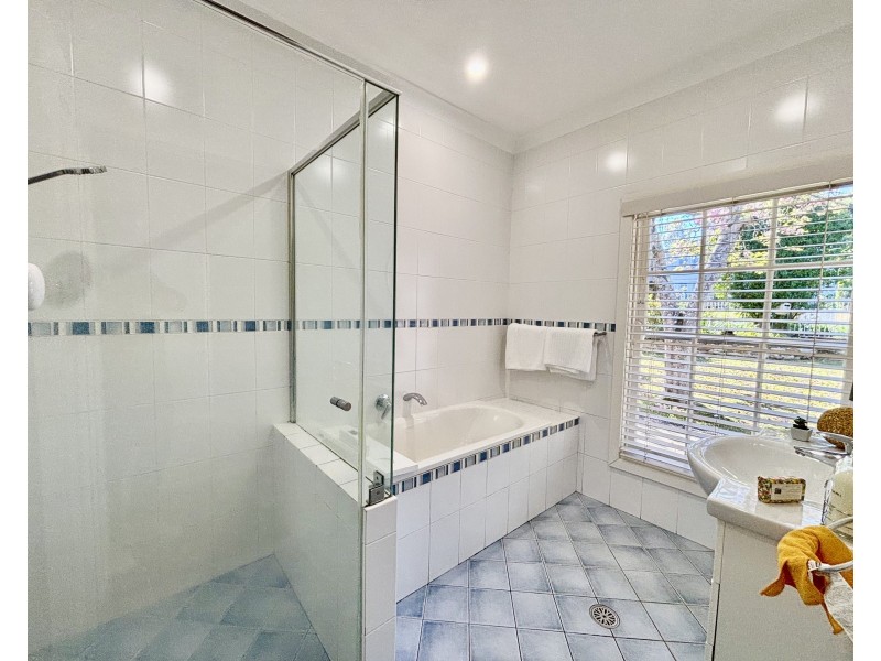 25 CARMEN STREET, St Ives NSW 2075