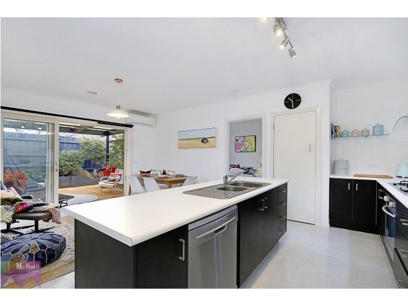 2//247 Dunns Road, Mornington VIC 3931