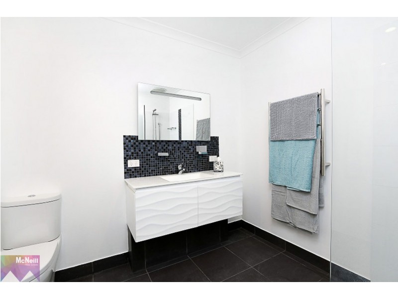 2//247 Dunns Road, Mornington VIC 3931
