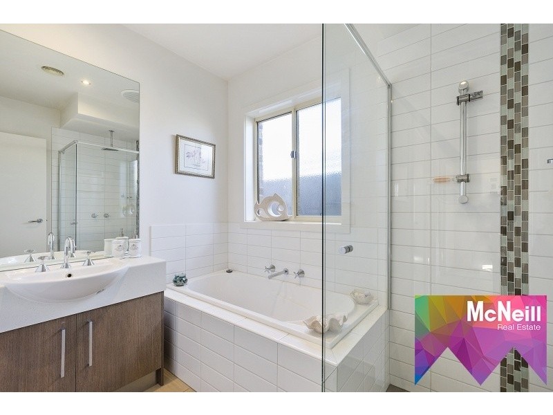 77B St Mitchell Circuit, Mornington VIC 3931
