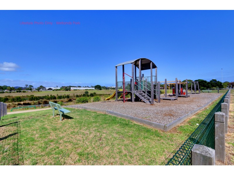 77B St Mitchell Circuit, Mornington VIC 3931