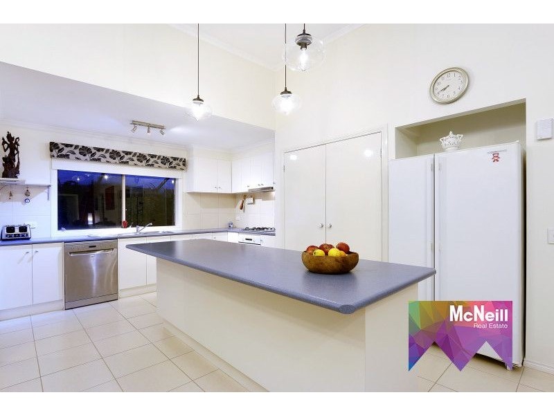 27 Samantha Drive, Mornington VIC 3931