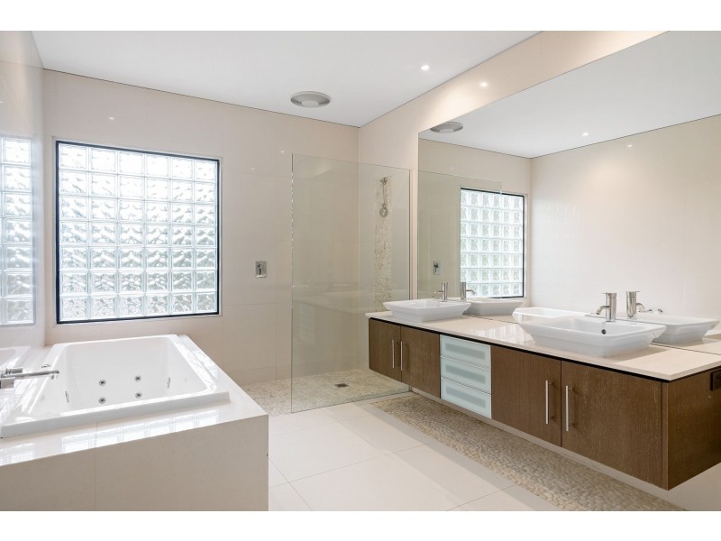 62-64 Eumeralla Grove, Mount Eliza VIC 3930