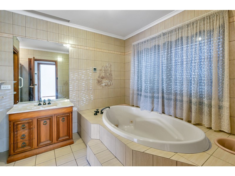 23 Dudley Crescent, Marino SA 5049