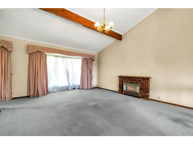 11 Mayflower Crescent, Hallett Cove SA 5158