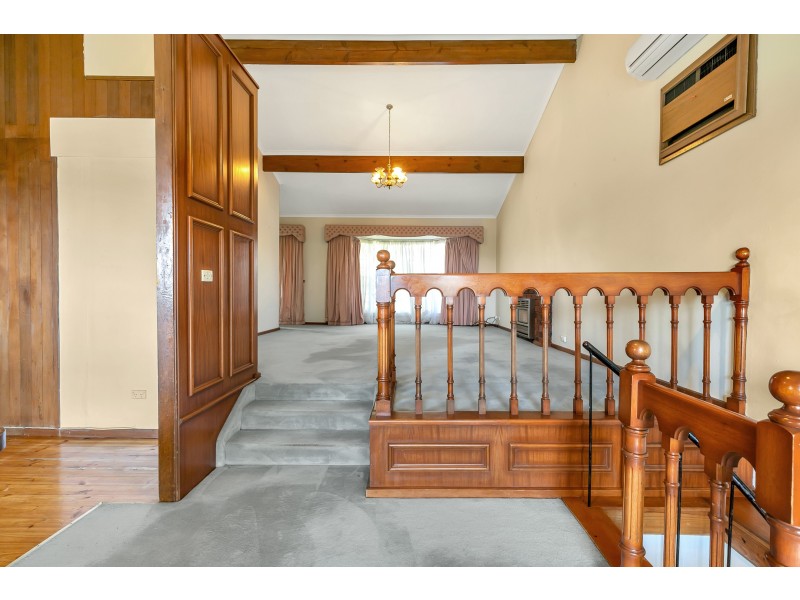 11 Mayflower Crescent, Hallett Cove SA 5158
