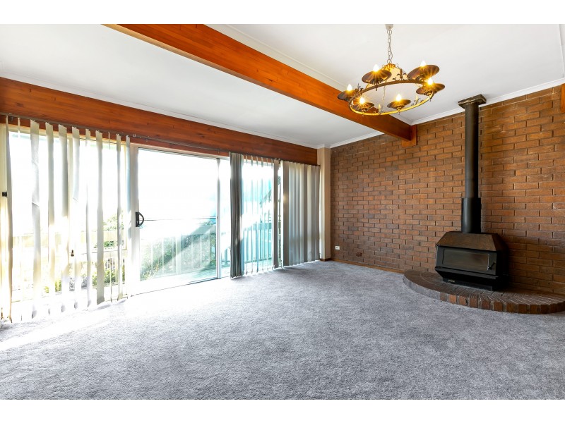 11 Mayflower Crescent, Hallett Cove SA 5158