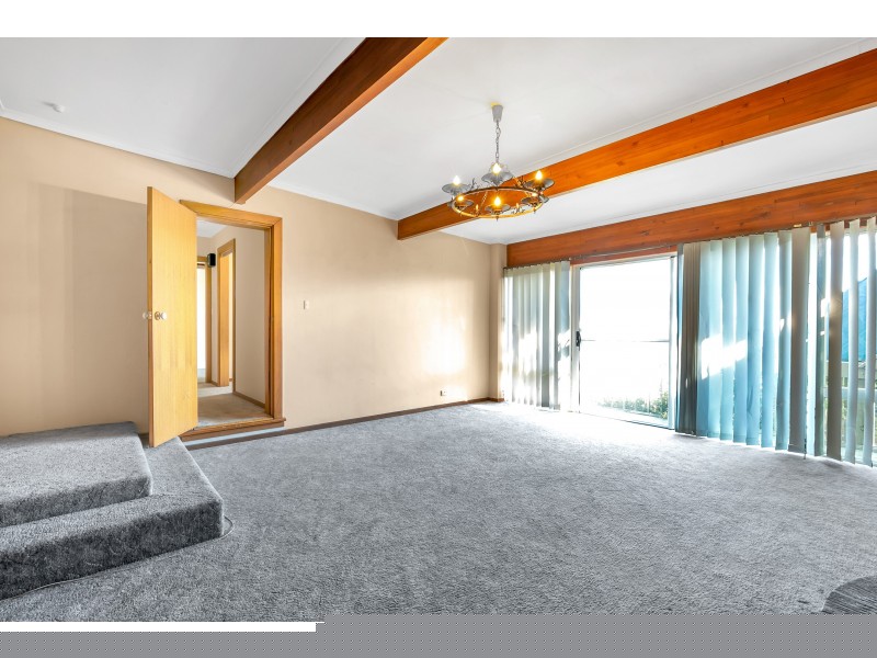 11 Mayflower Crescent, Hallett Cove SA 5158
