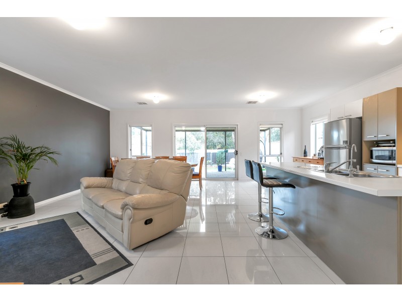 12 Karu Crescent, Mitchell Park SA 5043