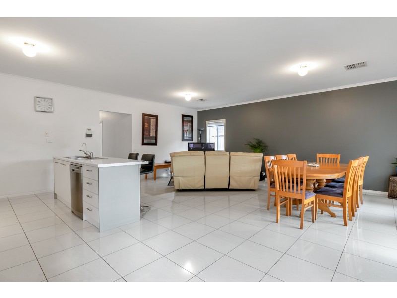 12 Karu Crescent, Mitchell Park SA 5043