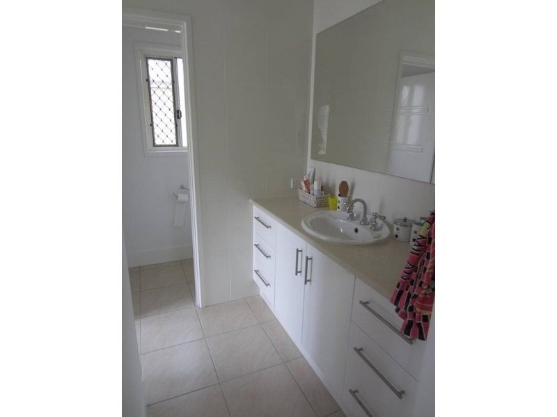 82 Ardoyne Road, Oxley QLD 4075