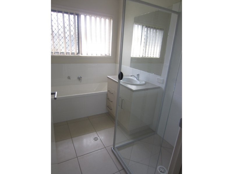 4 Greenview Street, Oxley QLD 4075