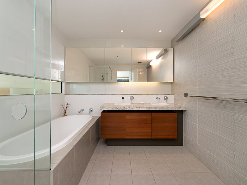 3308/211 King Arthur Terrace, Tennyson QLD 4105