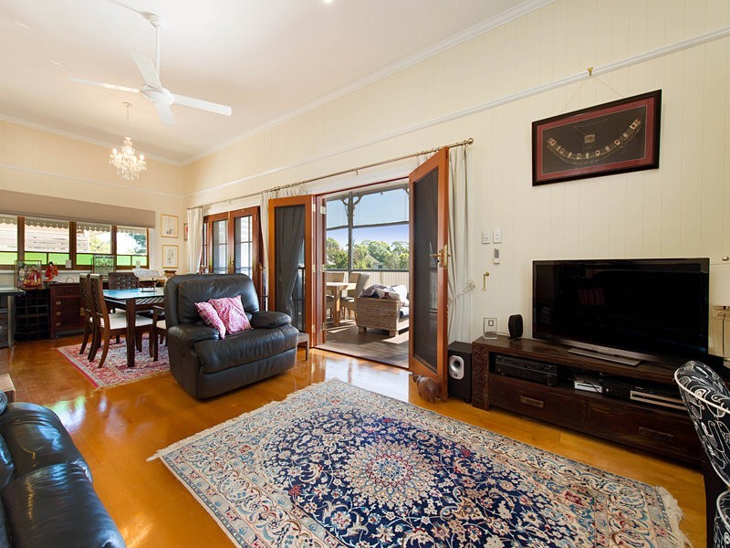 80 White Street, Graceville QLD 4075