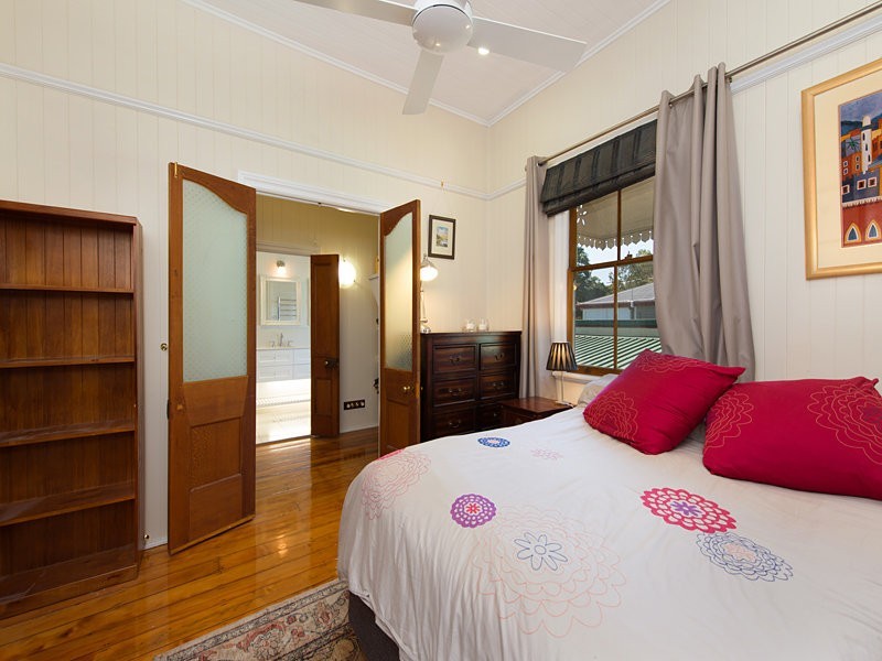 80 White Street, Graceville QLD 4075