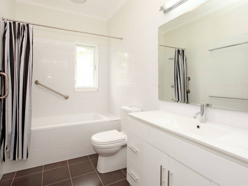 38 Borden Street, Sherwood QLD 4075