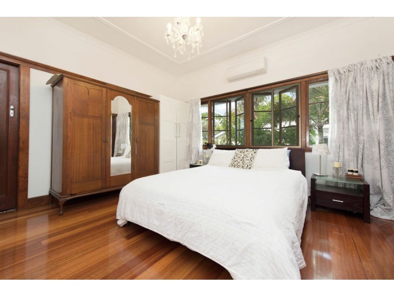 20 Kenilworth Street, Sherwood QLD 4075