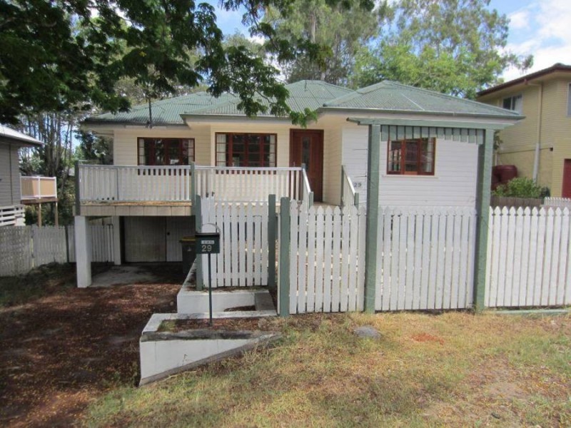 29 Logan Avenue, Oxley QLD 4075
