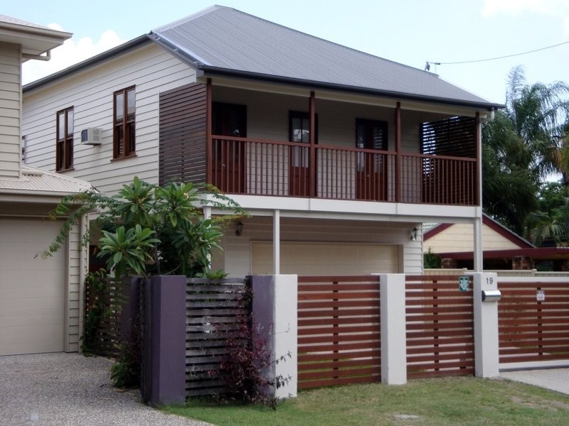 19 Graceville Avenue, Graceville QLD 4075