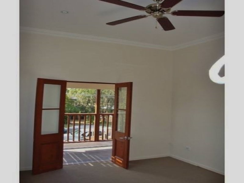 19 Graceville Avenue, Graceville QLD 4075