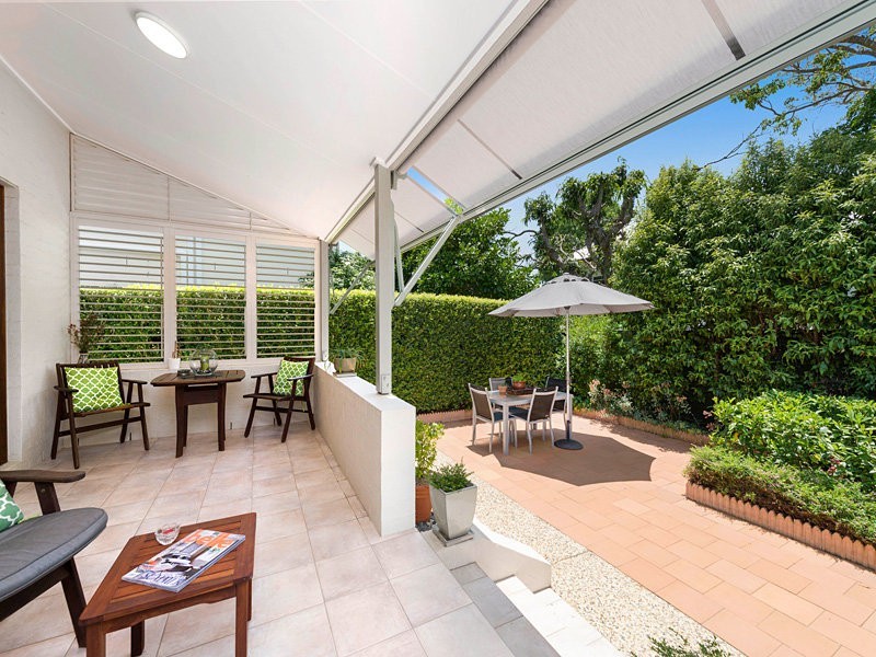 17 Mortlake Road, Graceville QLD 4075