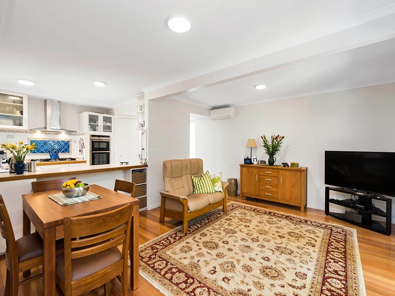17 Mortlake Road, Graceville QLD 4075