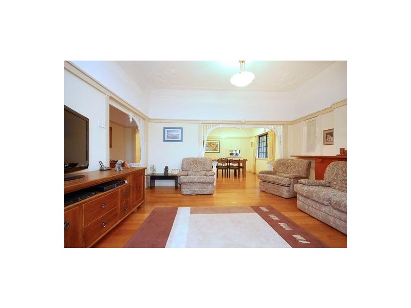 23 Thomson Street, Greenslopes QLD 4120