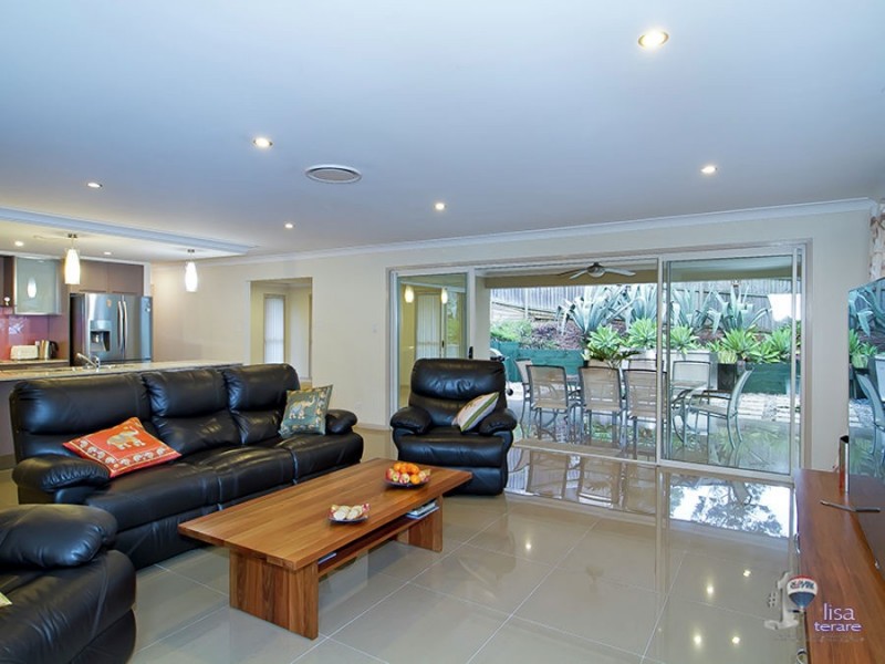 86 Gordon Circuit, Seventeen Mile Rocks QLD 4073