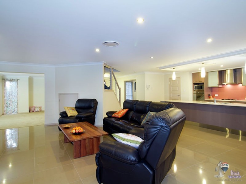 86 Gordon Circuit, Seventeen Mile Rocks QLD 4073