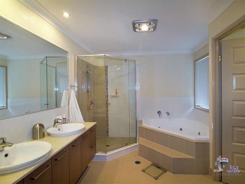 86 Gordon Circuit, Seventeen Mile Rocks QLD 4073