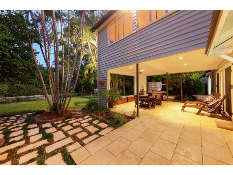 72 Hall Avenue, Corinda QLD 4075