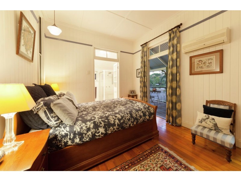 72 Hall Avenue, Corinda QLD 4075