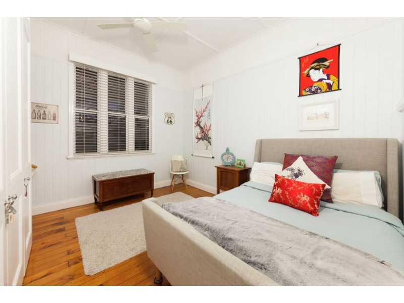 72 Hall Avenue, Corinda QLD 4075