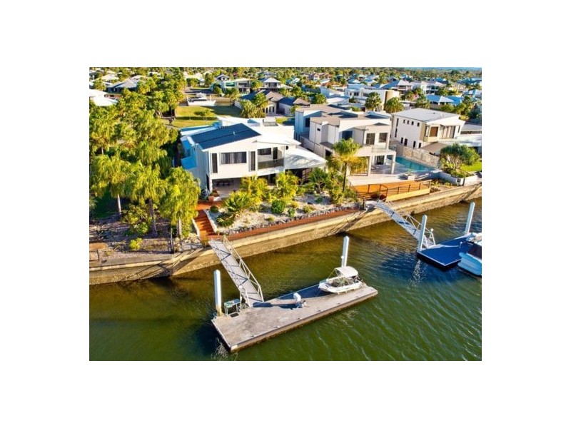 40 North Point, Banksia Beach QLD 4507