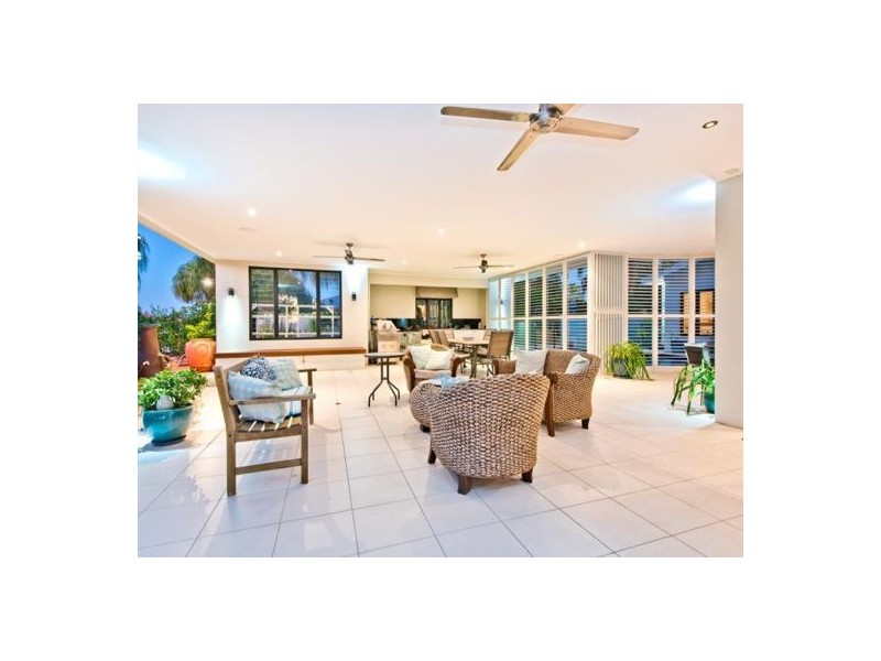 40 North Point, Banksia Beach QLD 4507