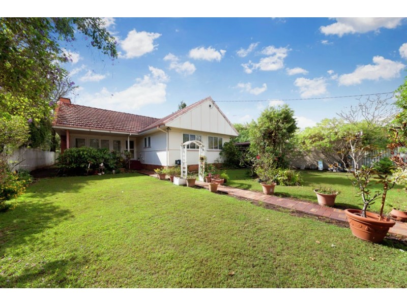 128 Lynne Grove Avenue, Corinda QLD 4075