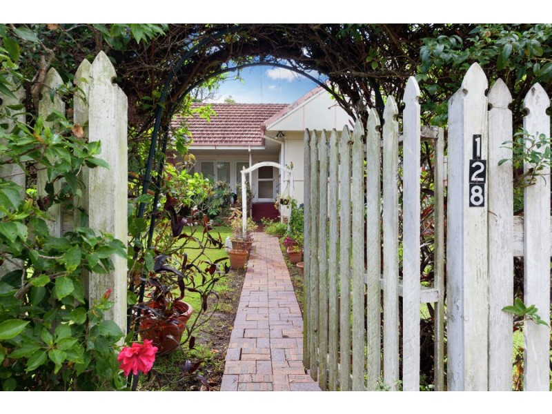 128 Lynne Grove Avenue, Corinda QLD 4075