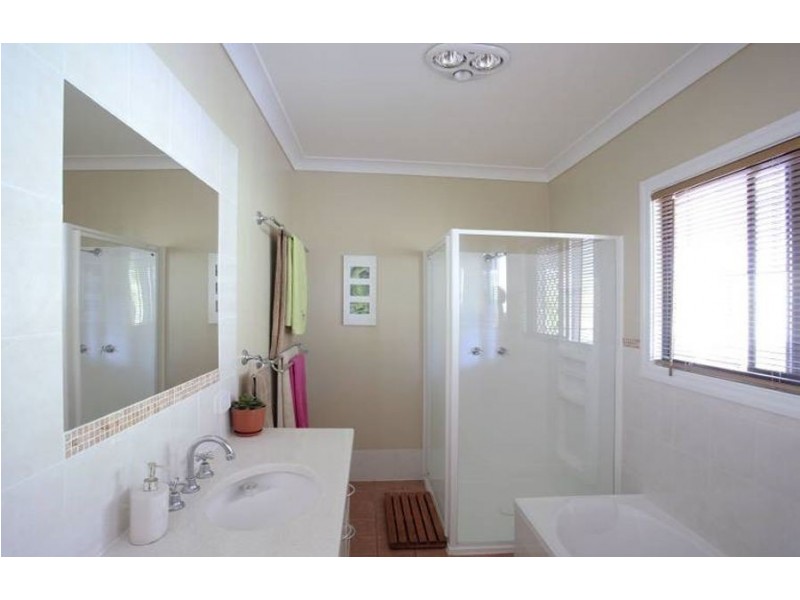 3 Oberon Street, Morningside QLD 4170