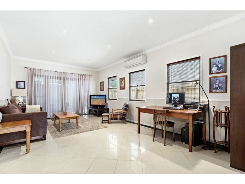 7 Victoria Avenue, Chelmer QLD 4068