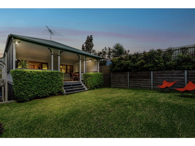 7 Victoria Avenue, Chelmer QLD 4068