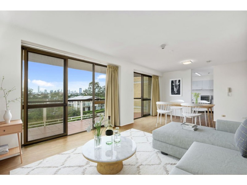 5/59 Sir Fred Schonell Drive, St Lucia QLD 4067