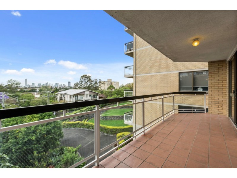 5/59 Sir Fred Schonell Drive, St Lucia QLD 4067