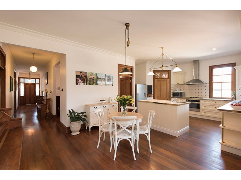 9 Wattle Avenue, Yeerongpilly QLD 4105