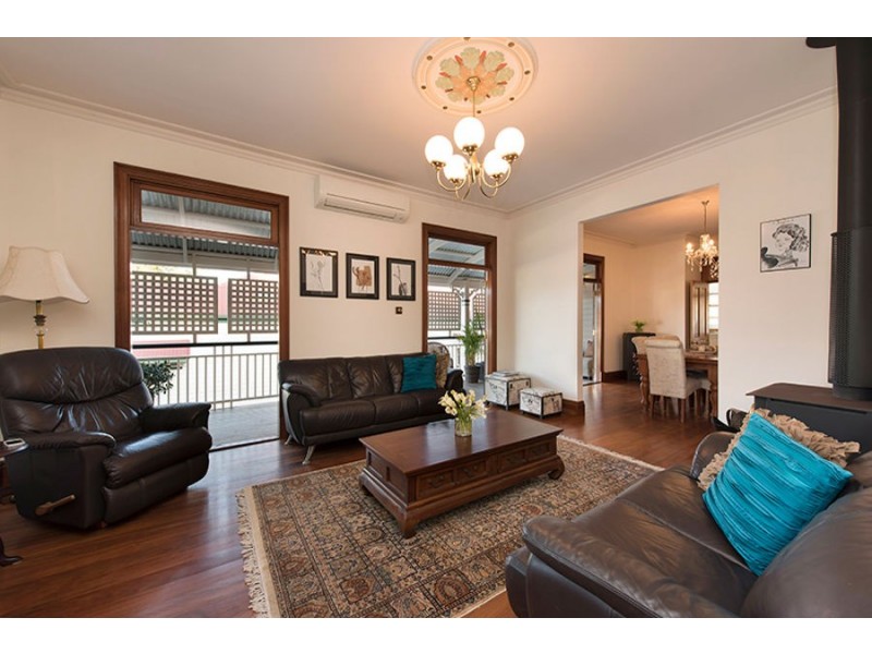 9 Wattle Avenue, Yeerongpilly QLD 4105