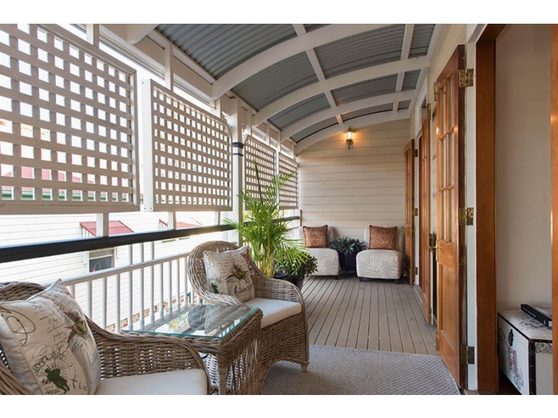 9 Wattle Avenue, Yeerongpilly QLD 4105