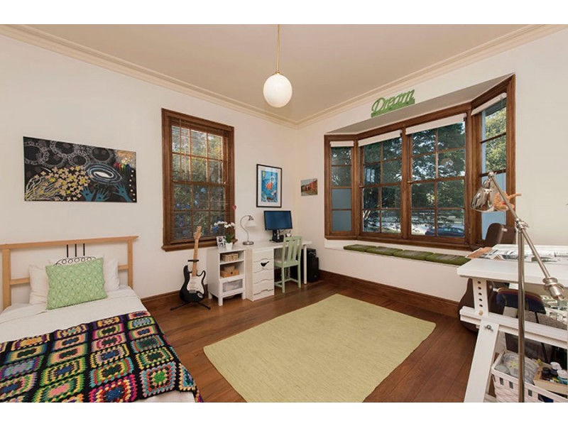 9 Wattle Avenue, Yeerongpilly QLD 4105