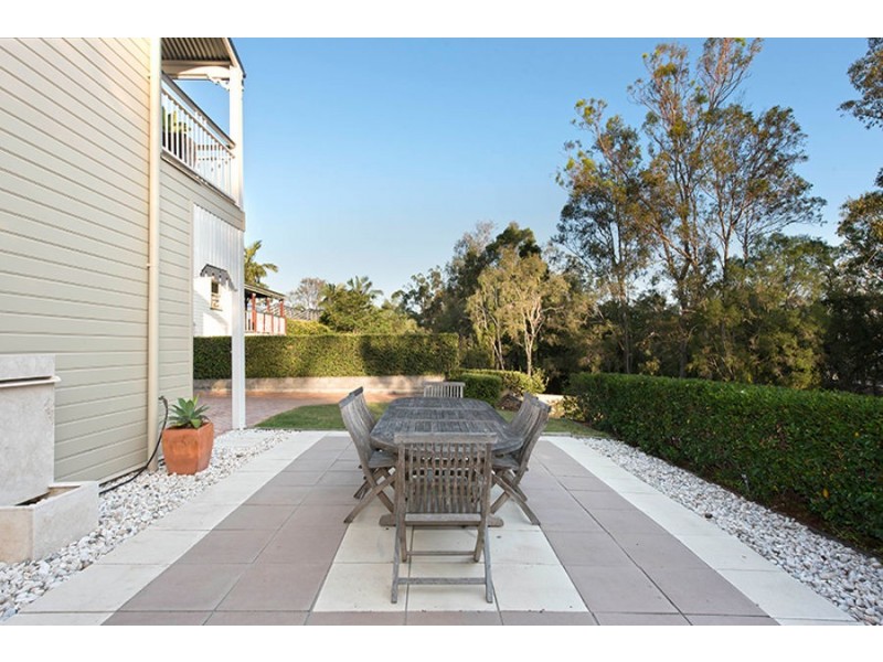 9 Wattle Avenue, Yeerongpilly QLD 4105