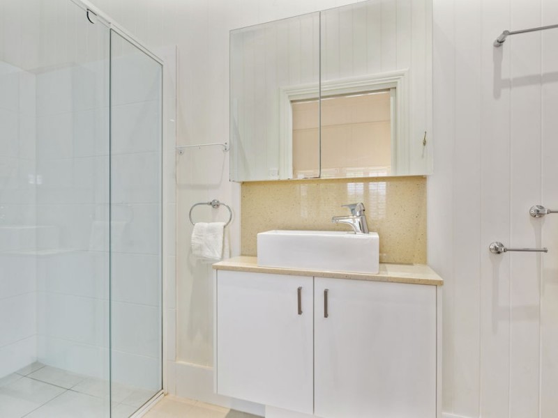 25 Jerrold Street, Sherwood QLD 4075