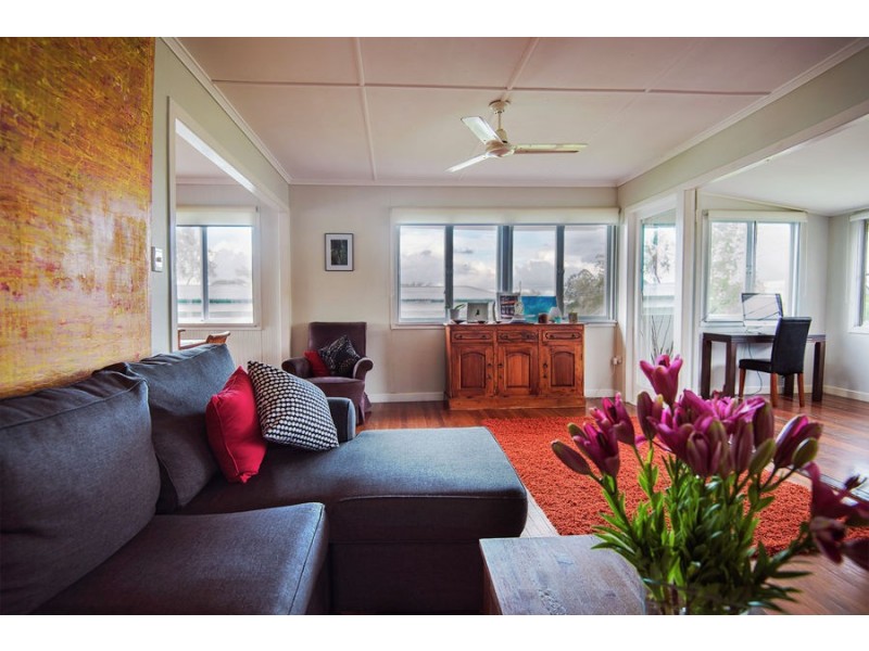 44 Irwin Terrace, Oxley QLD 4075